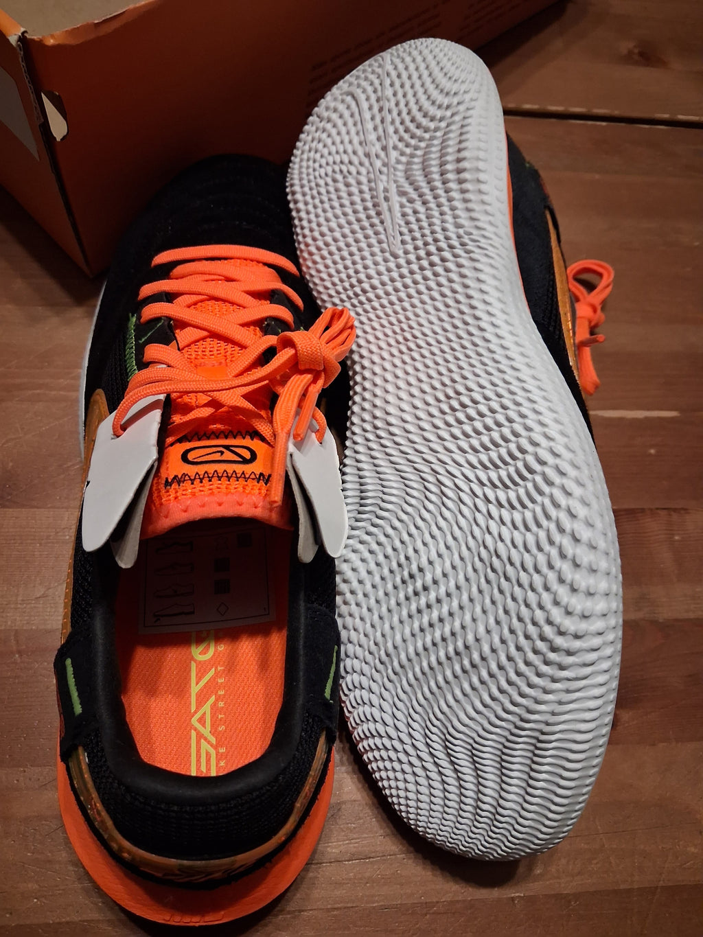 nike streetgato black/total orange-volt (40.5)(dc8466 081)
