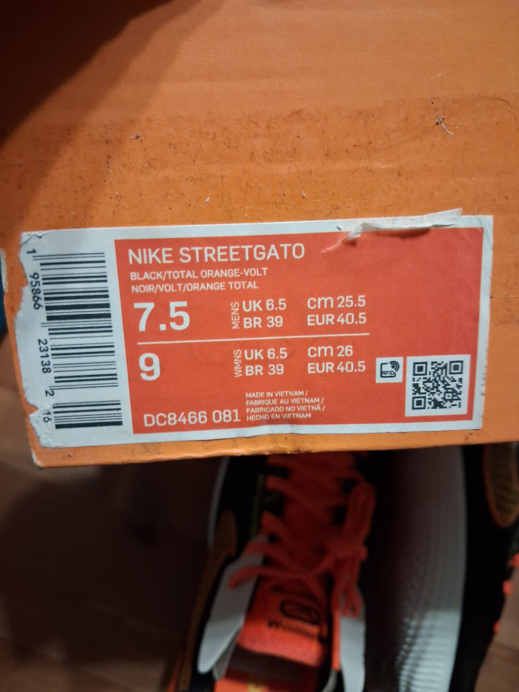 nike streetgato black/total orange-volt (40.5)(dc8466 081)