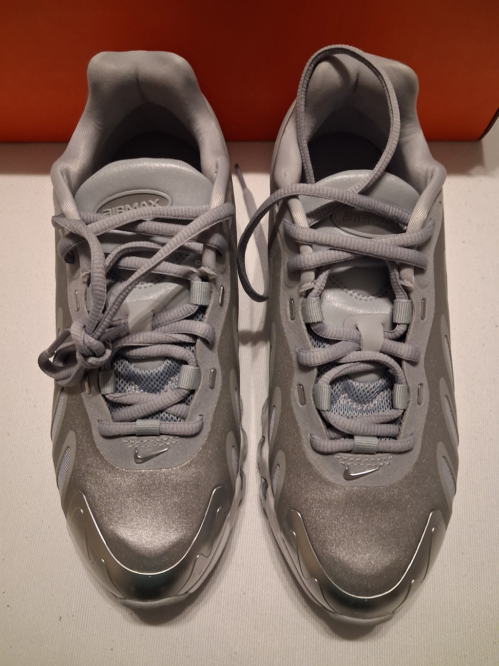 Nike Air Max DN8 GS wolf grey/ metallic silver-off white (37.5)(HF7310 001)