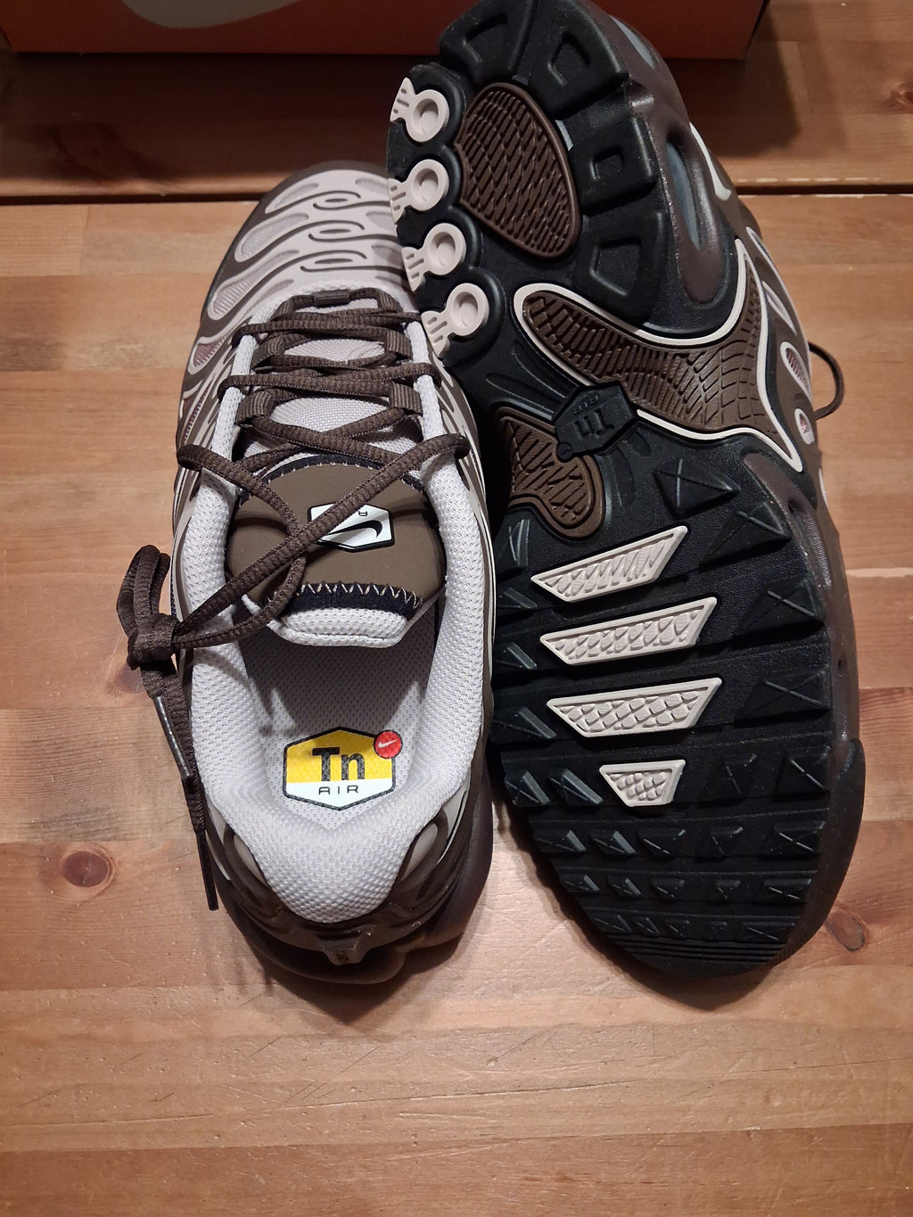 nike air max plus drift baroqur brown (40)(41)(fv4081 200)